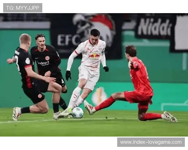 勒沃库森客场3-1力克法兰克福，豪取三连胜深入争四混战